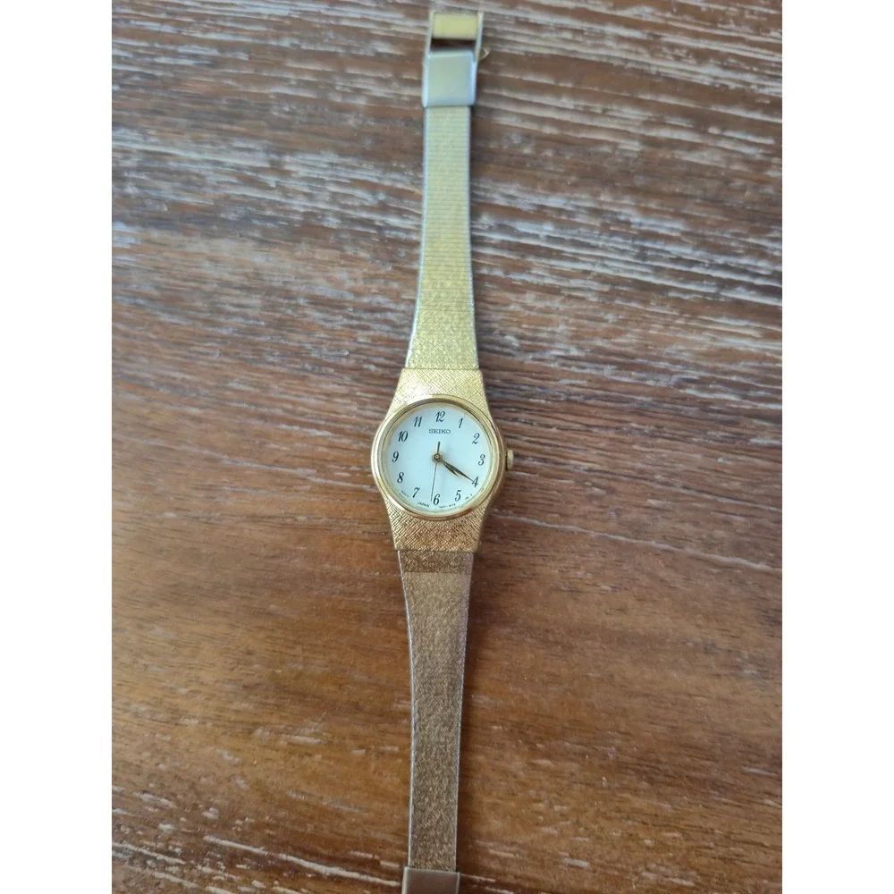 Seiko Wristwatch Women OS Gold Tone Mesh Band Vintage Dress Analog 1N01-0B70 VTG